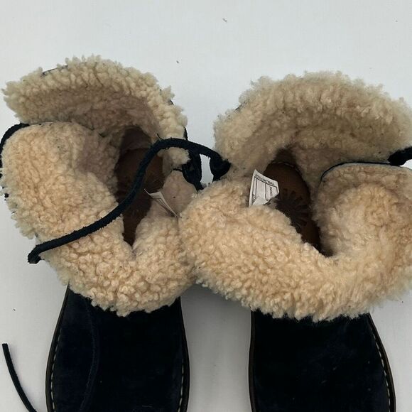 UGG Women’s Caspia Suede Shearling Ankle Boots Size 6 Black Lace Up Winter Shoes - Picture 3 of 8